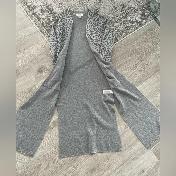 Long leopard print cardigan with pockets! Sz xs. - Picture 4 of 4